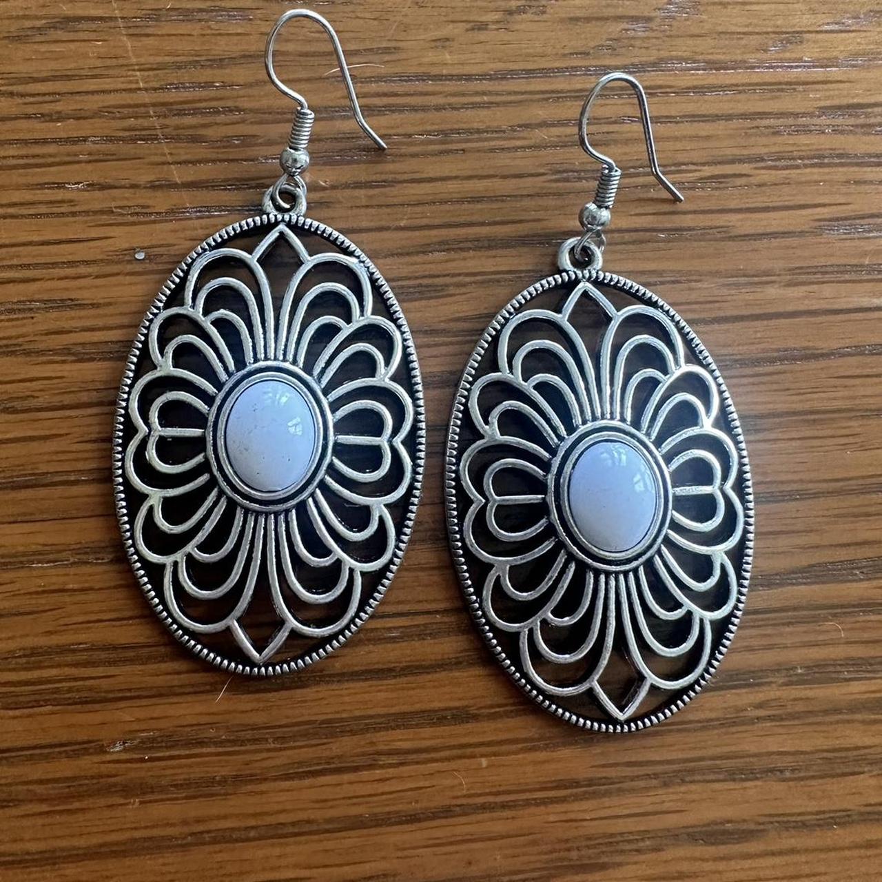 item listed by ems_hidden_gems10