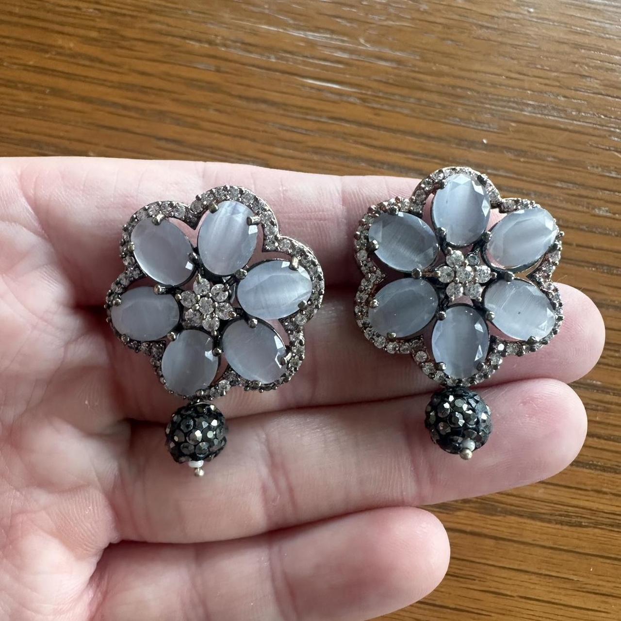 item listed by ems_hidden_gems10
