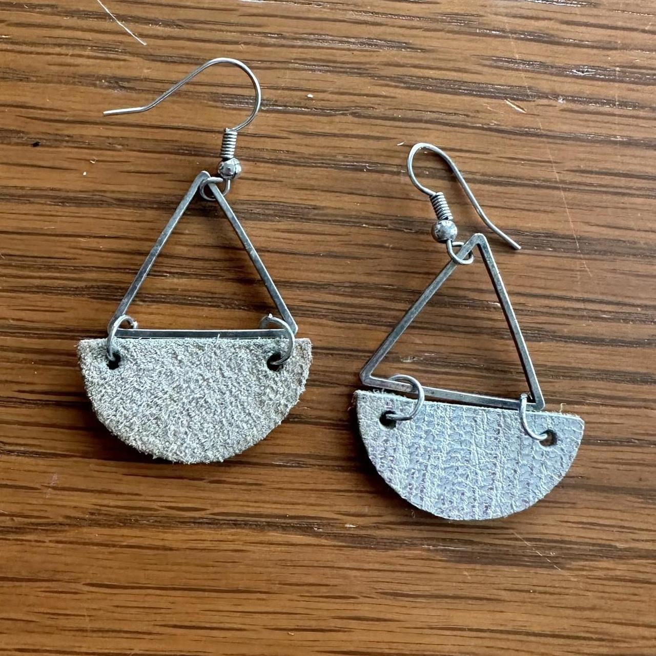 item listed by ems_hidden_gems10