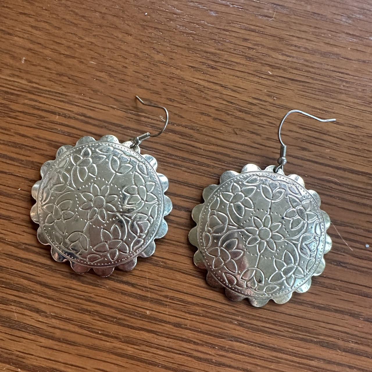 item listed by ems_hidden_gems10