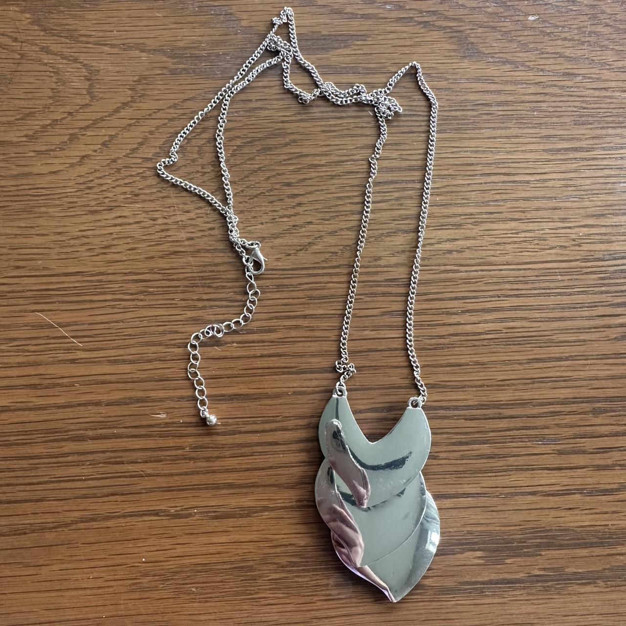 item listed by ems_hidden_gems10