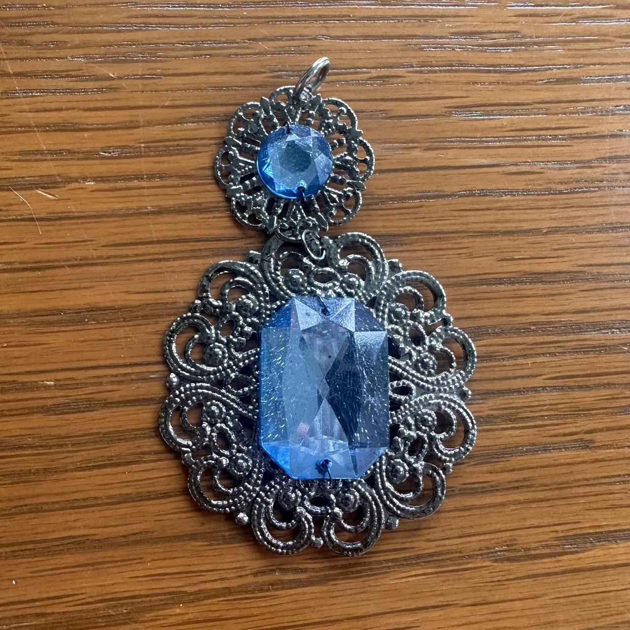 item listed by ems_hidden_gems10