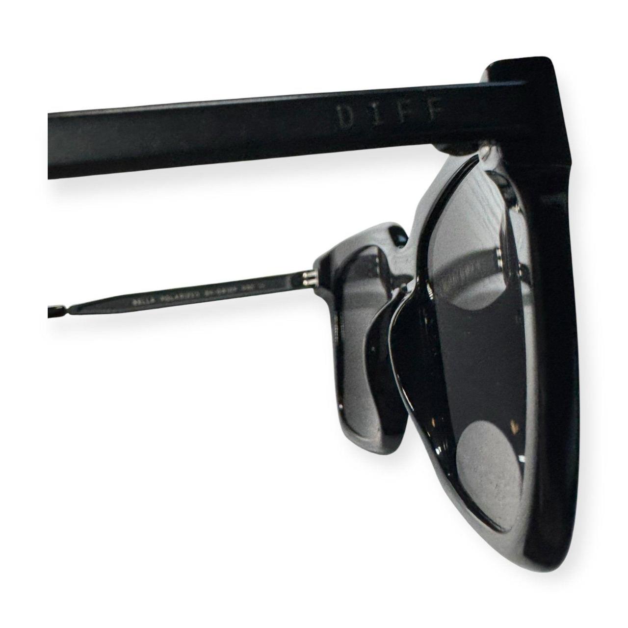 DIFF Women's Sunglasses - Black – Square shape Ha… - image 5