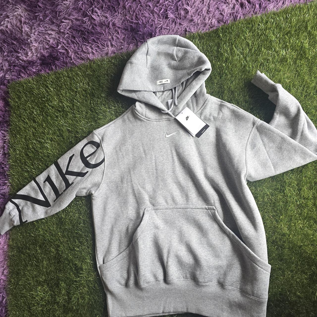 item listed by decarlinnoss