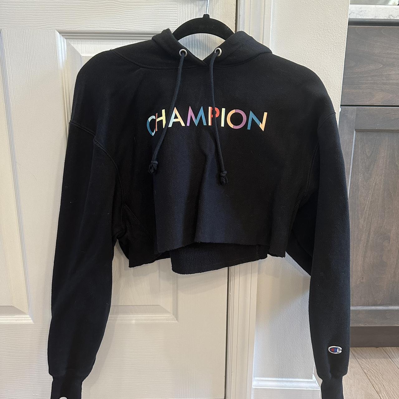 Black champion cropped hoodie hotsell