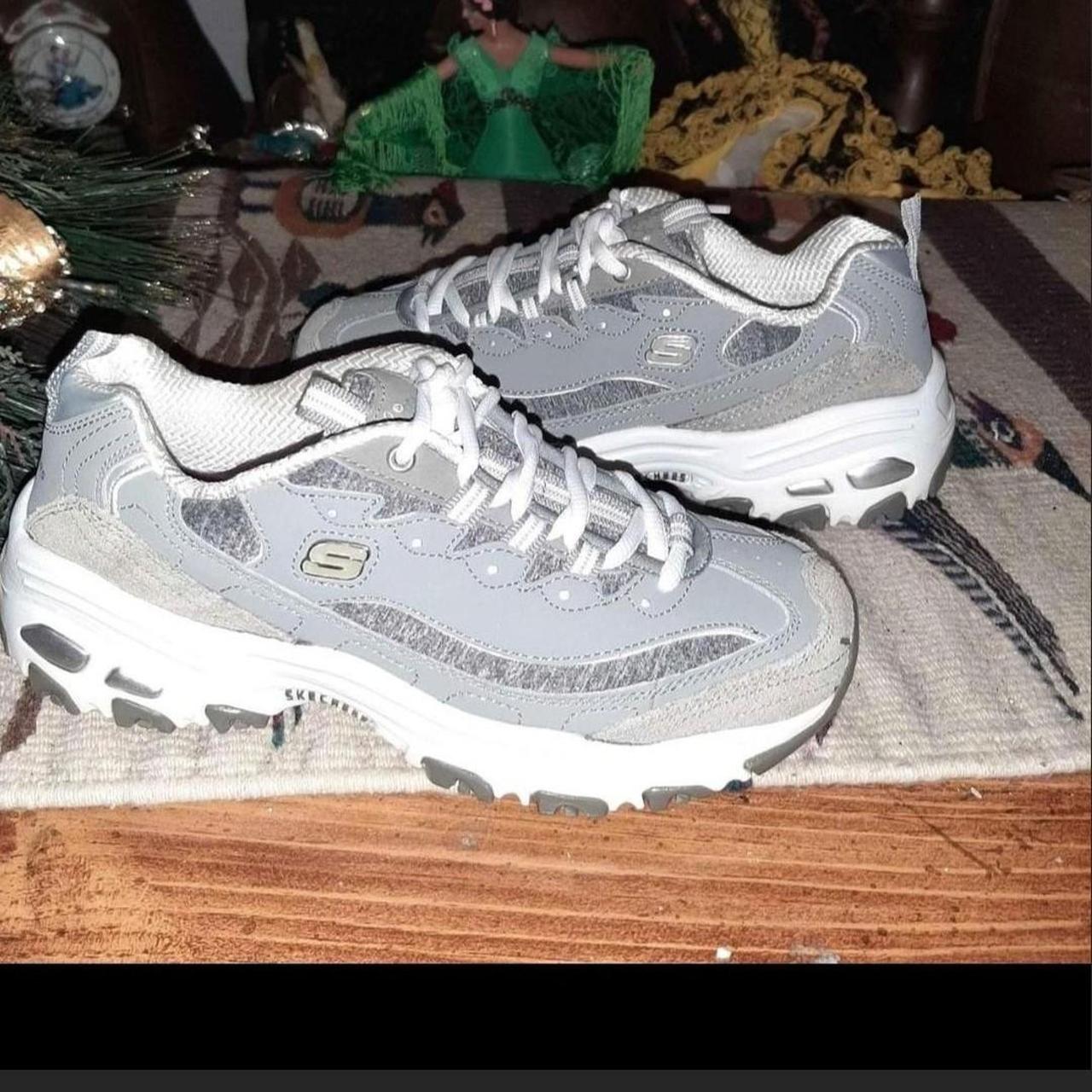 item listed by sneakerloverss