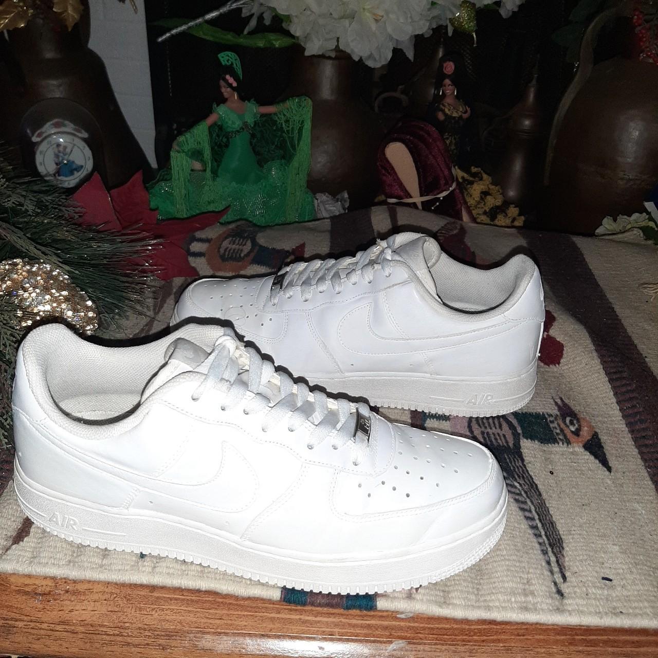 item listed by sneakerloverss