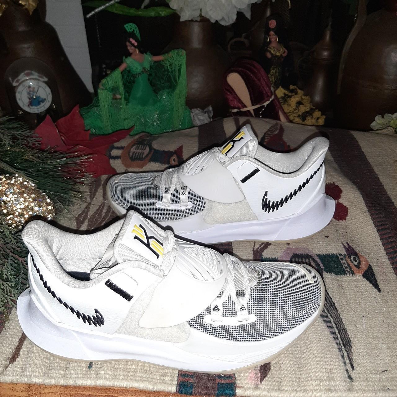 item listed by sneakerloverss