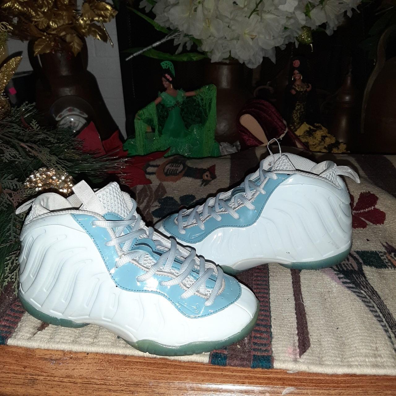 item listed by sneakerloverss