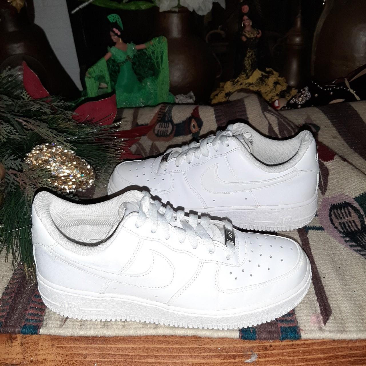 item listed by sneakerloverss