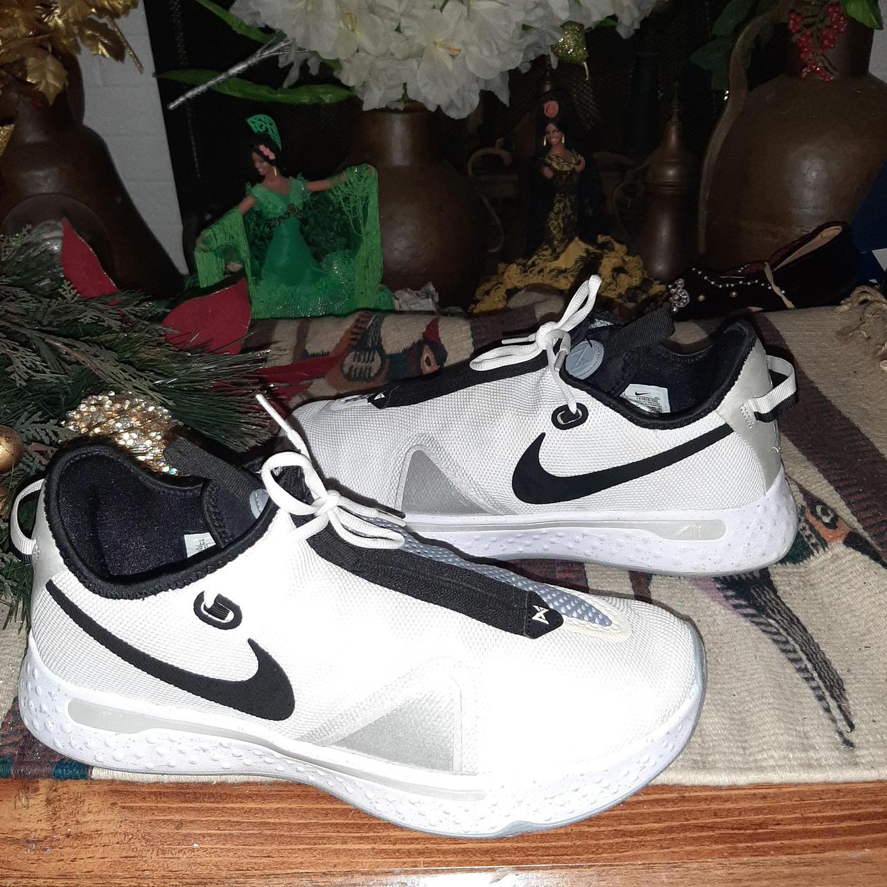 item listed by sneakerloverss