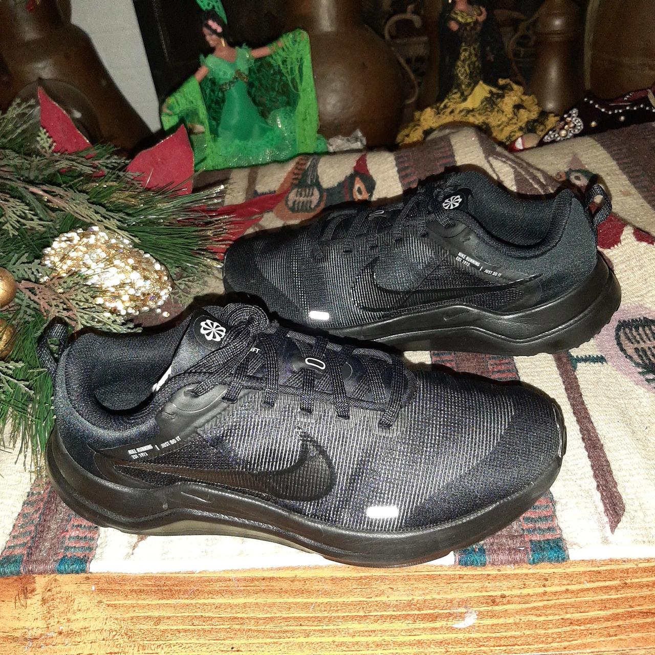 item listed by sneakerloverss