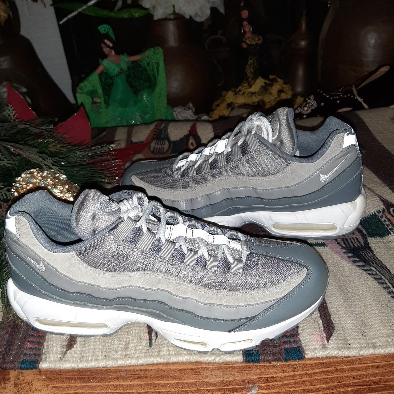 item listed by sneakerloverss