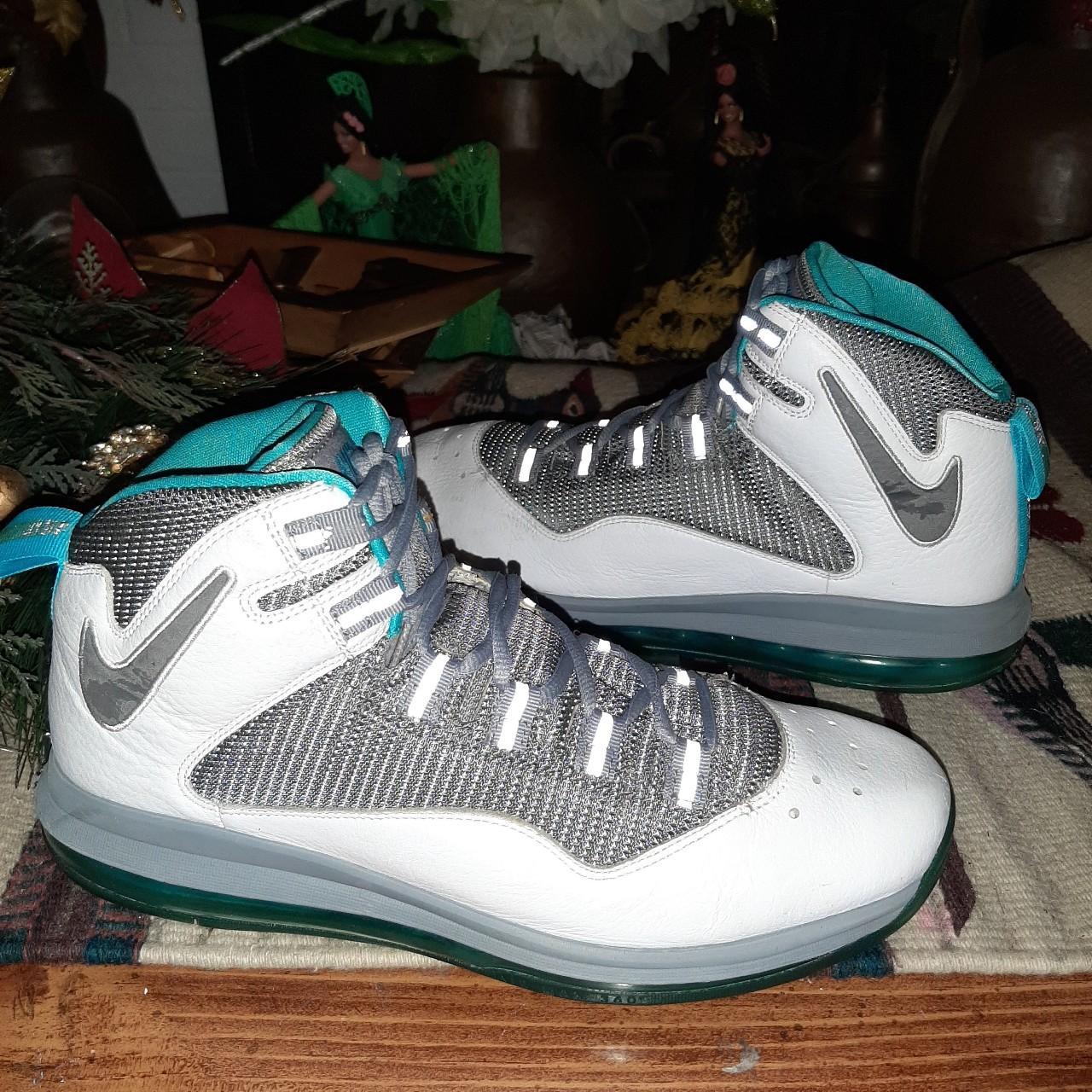 item listed by sneakerloverss