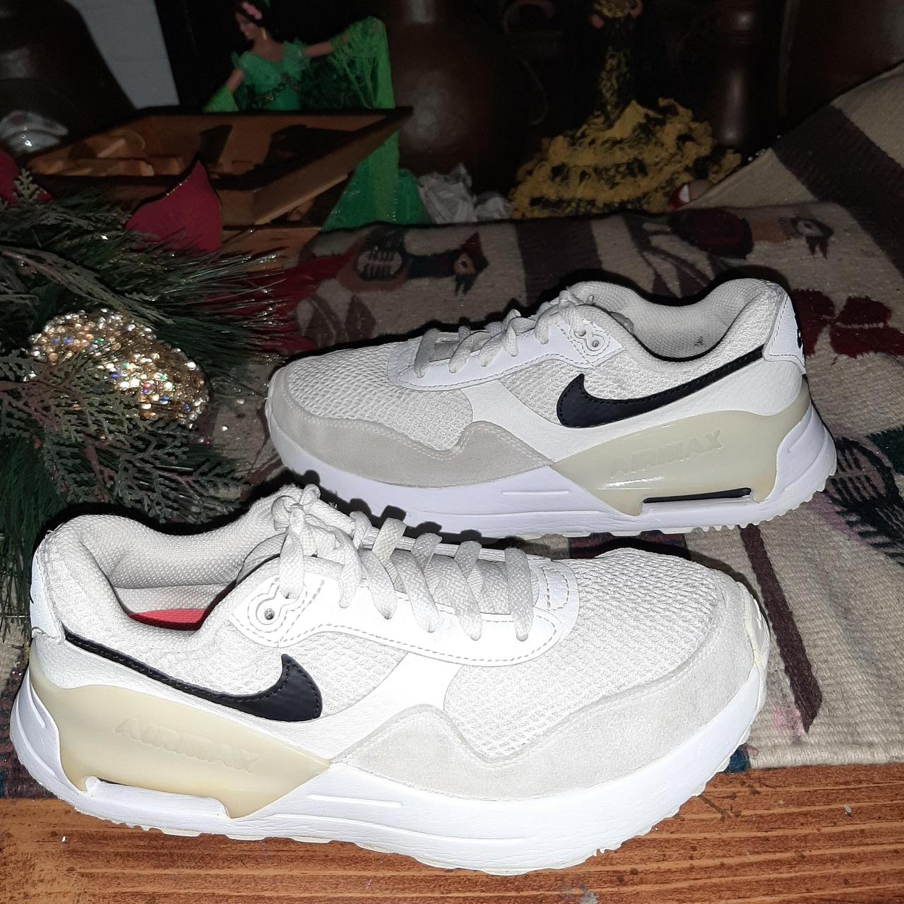 item listed by sneakerloverss