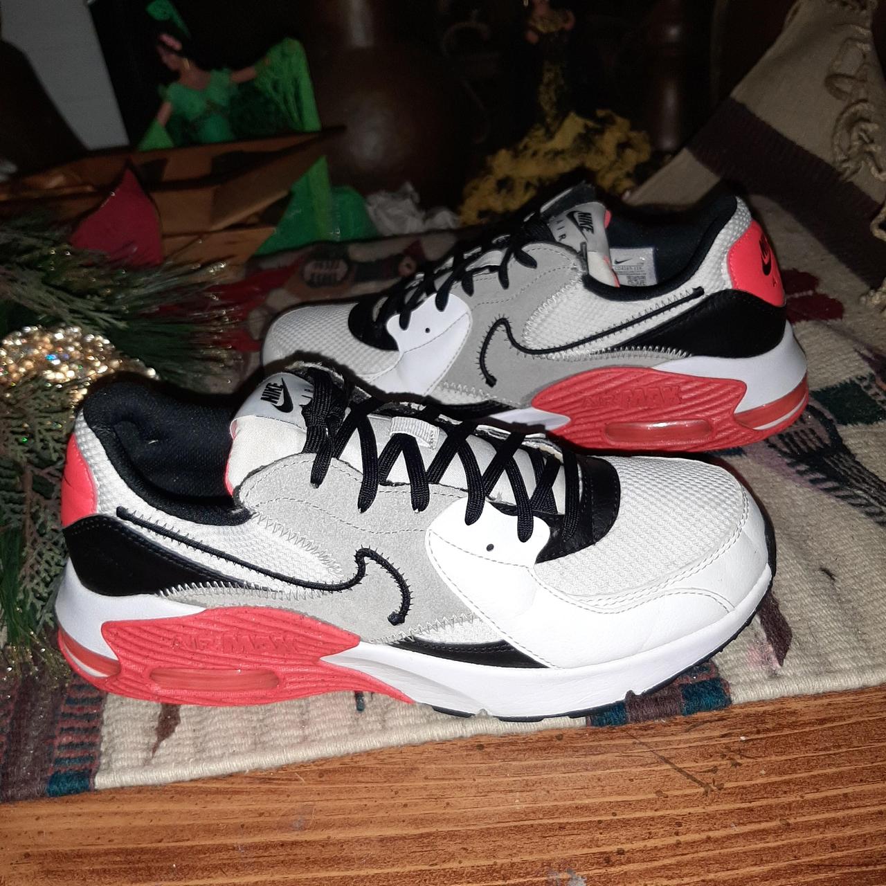item listed by sneakerloverss