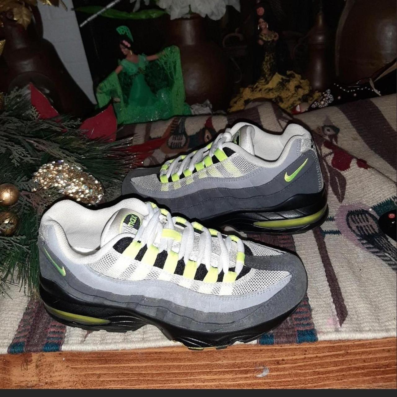 item listed by sneakerloverss