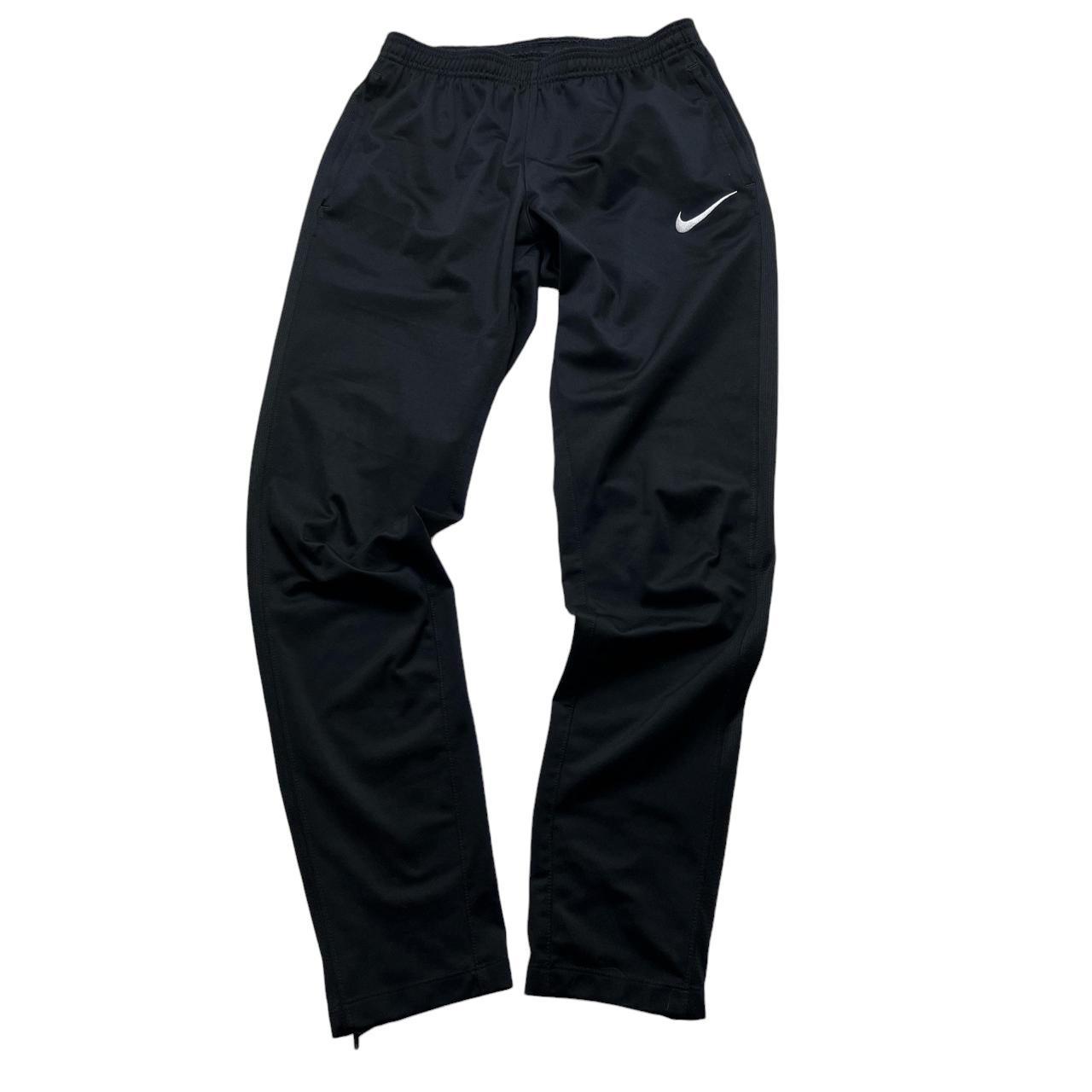 Nike foundation bottoms best sale