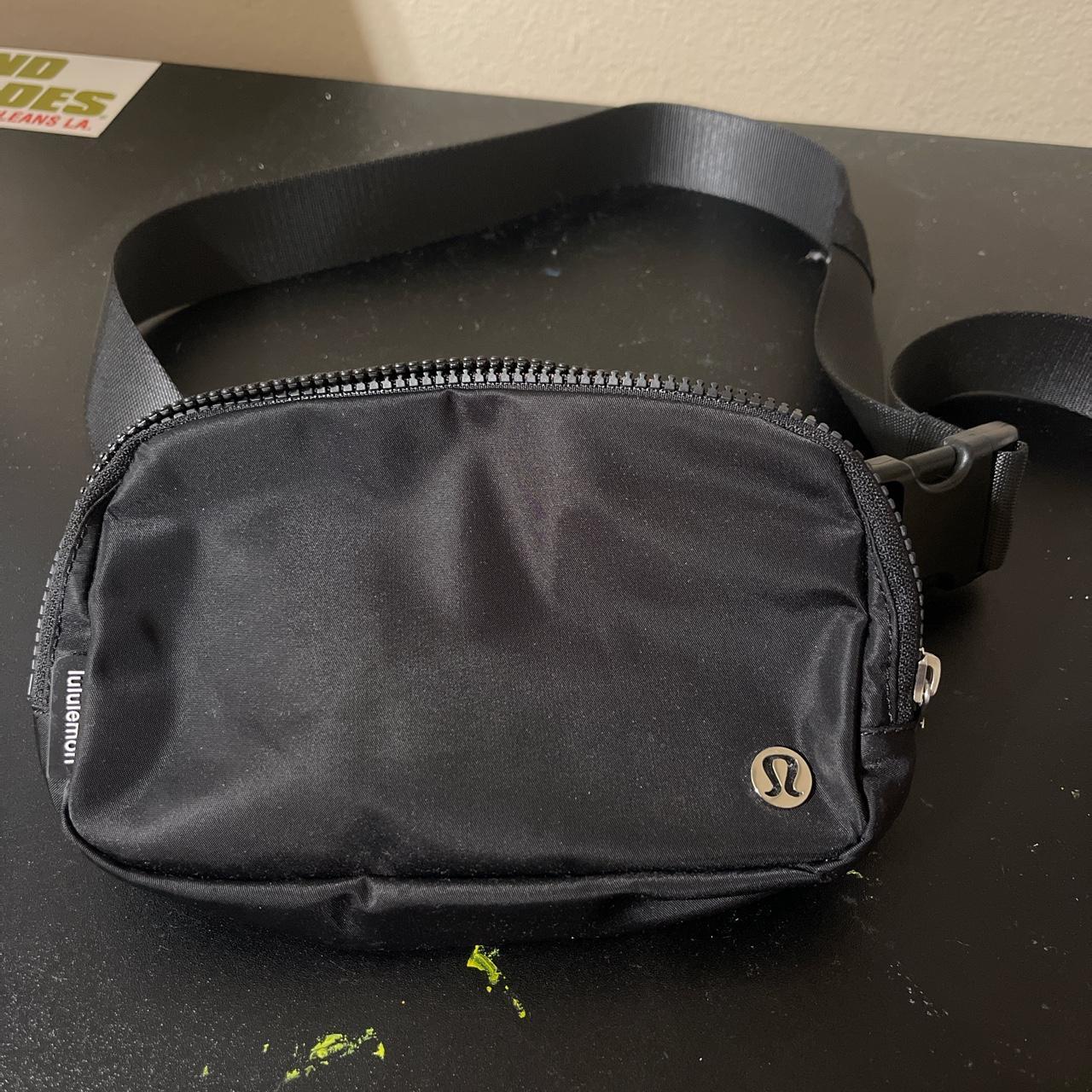 Lululemon Women's Black Bag | Depop