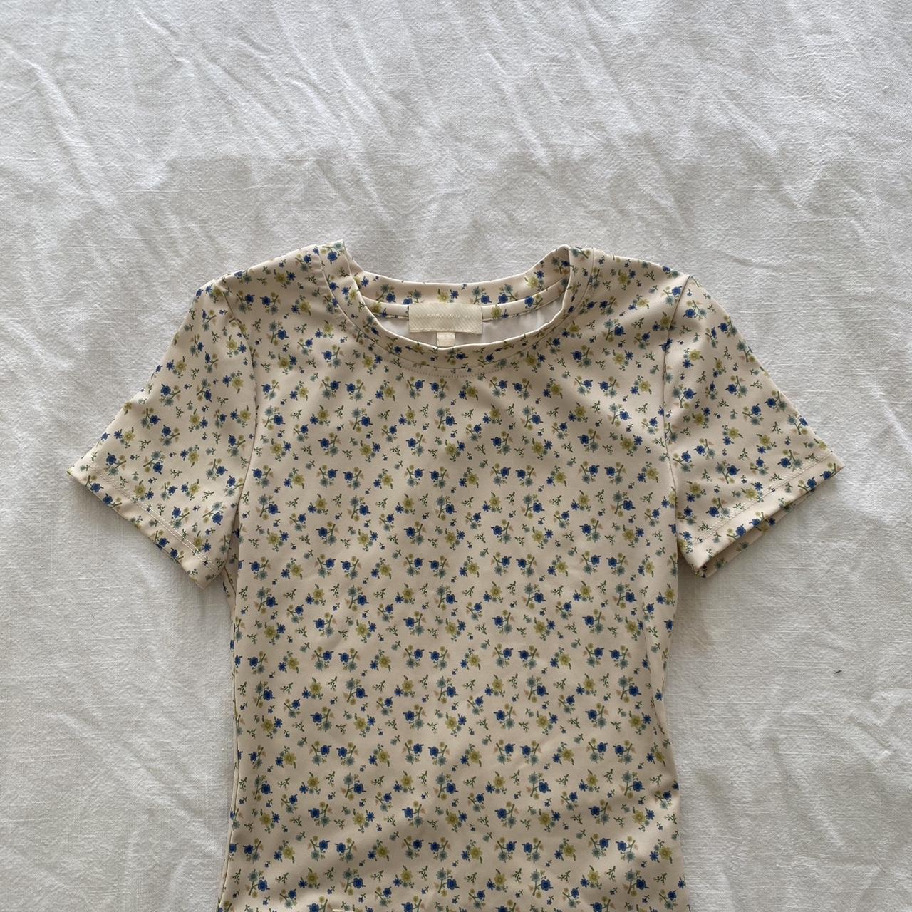 MY MUM MADE IT FLORAL CREW TEE XS/S WORN ONCE - Depop