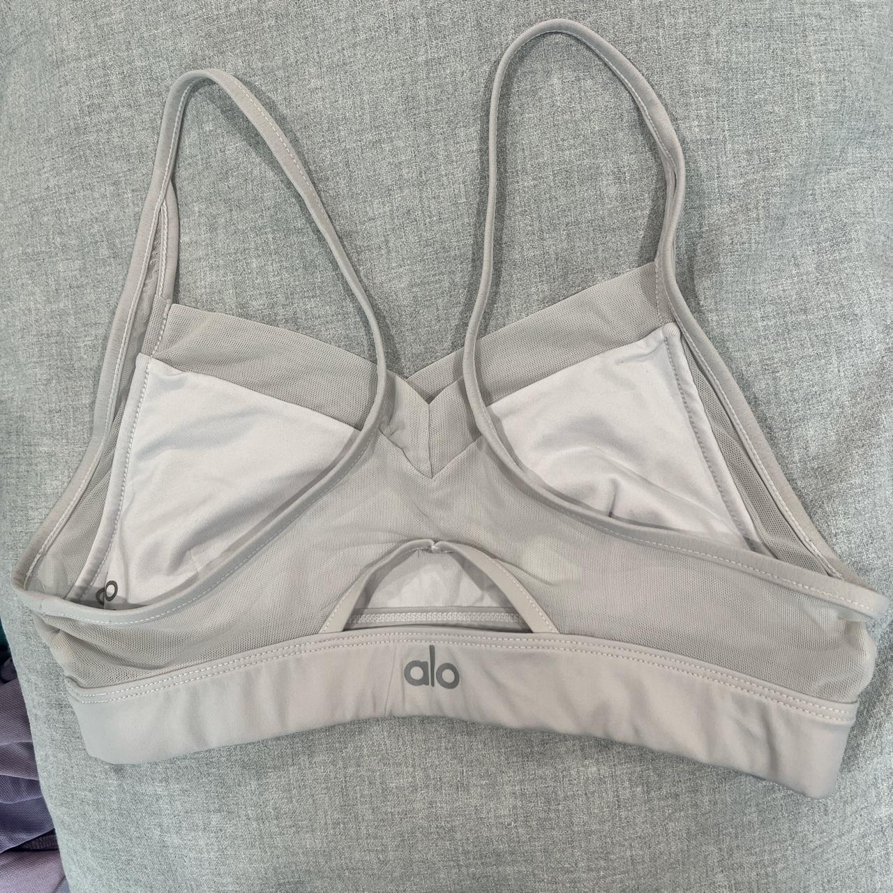 ALO Yoga Halfmoon Sports Bra Only worn a few times - Depop