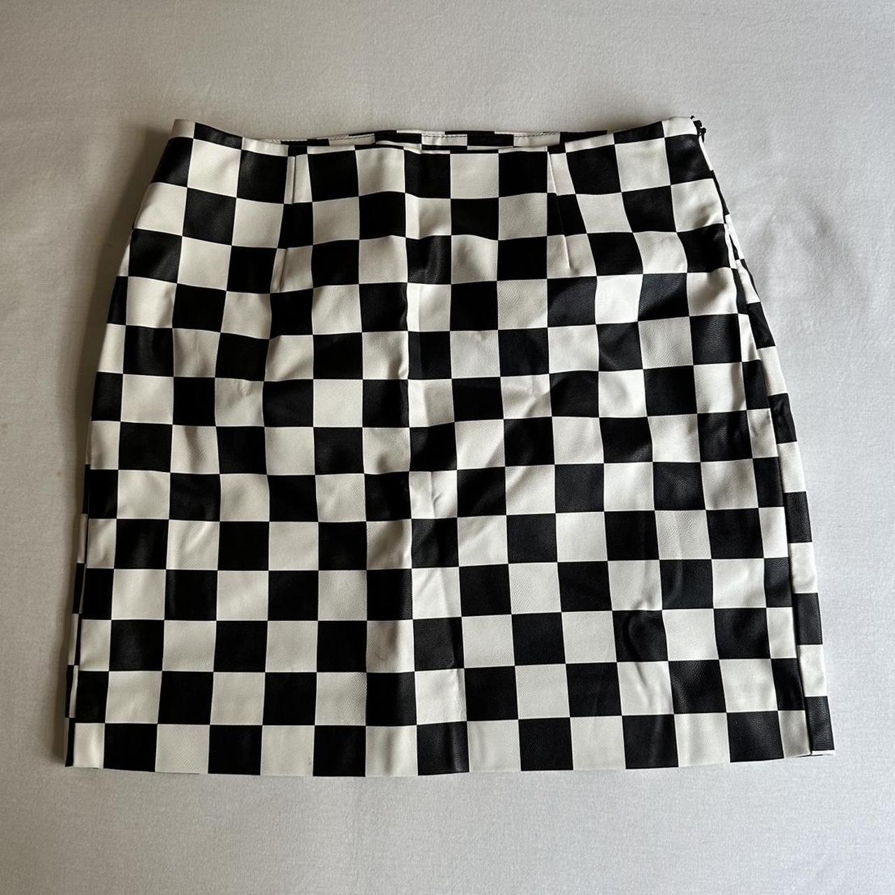 Black and white checkered skirt forever 21 hotsell