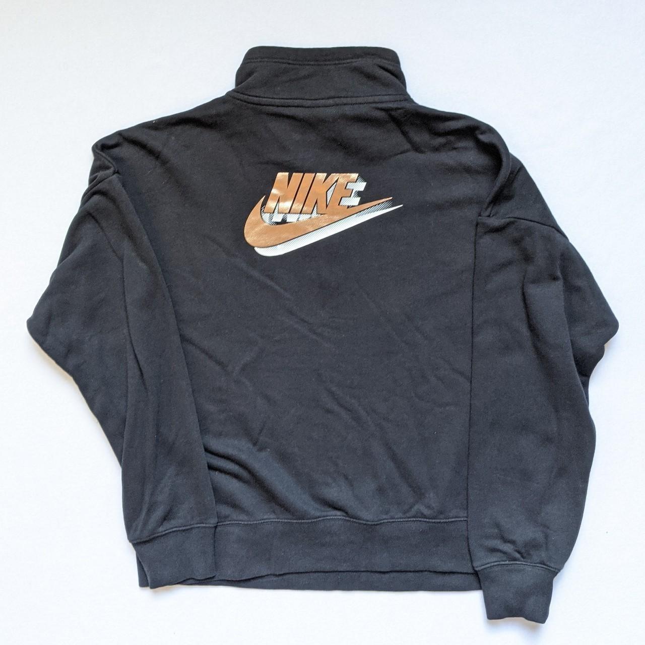 Nike Women s Oversized Fit Big Graphic Quarter Zip