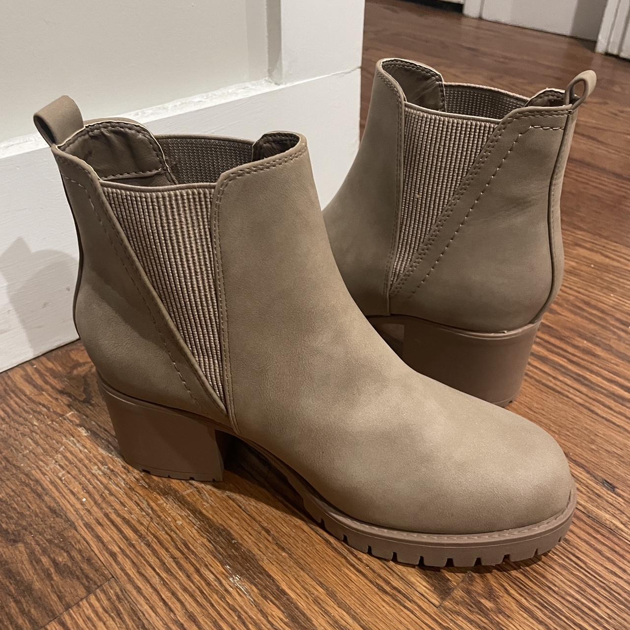 Mia jody 2025 chelsea boot