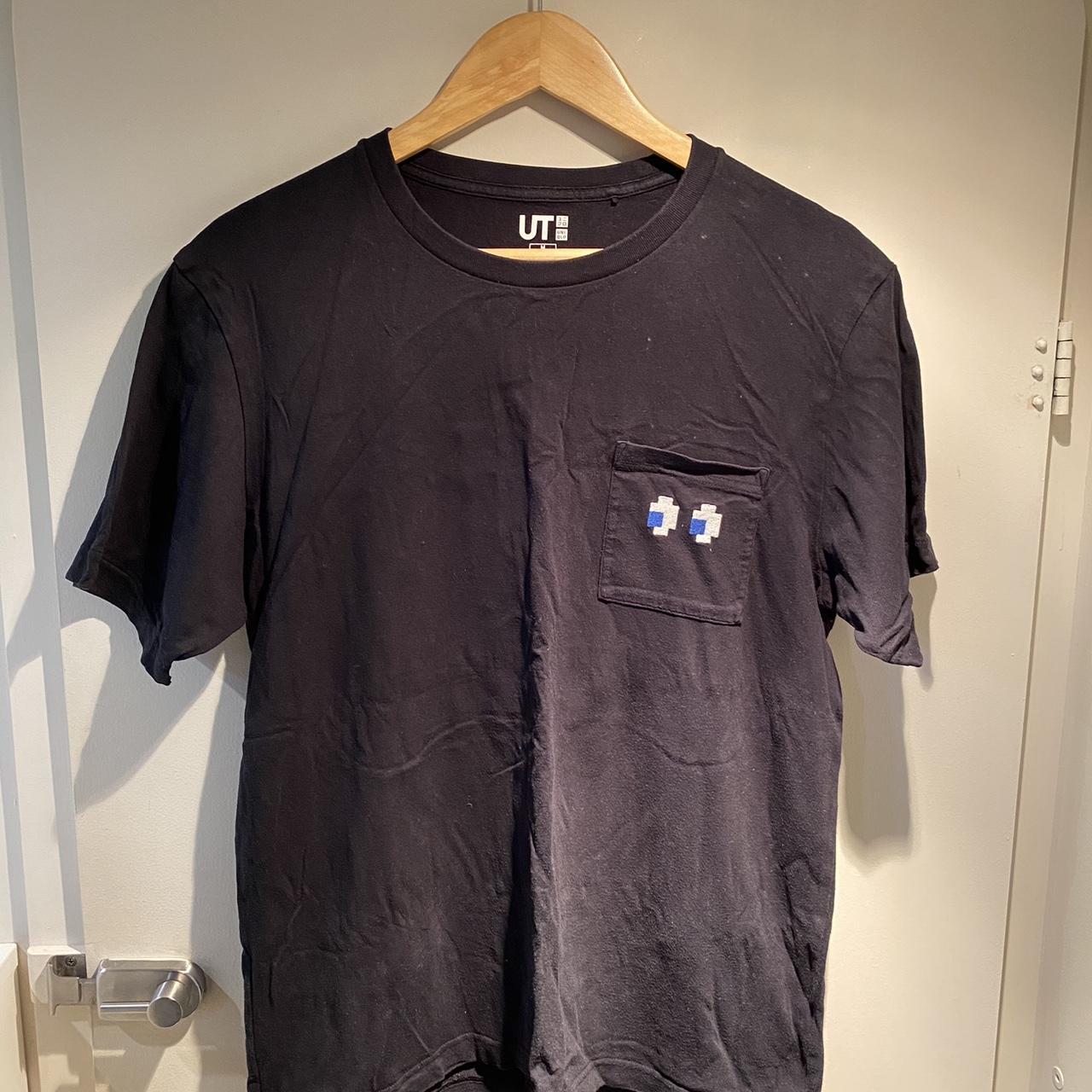 UNIQLO Men's Black T-shirt | Depop