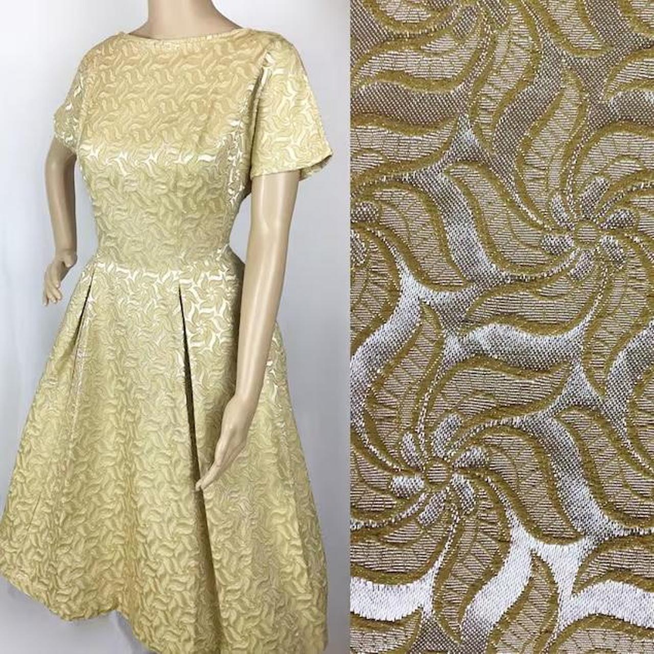 item listed by vintagestoredepop