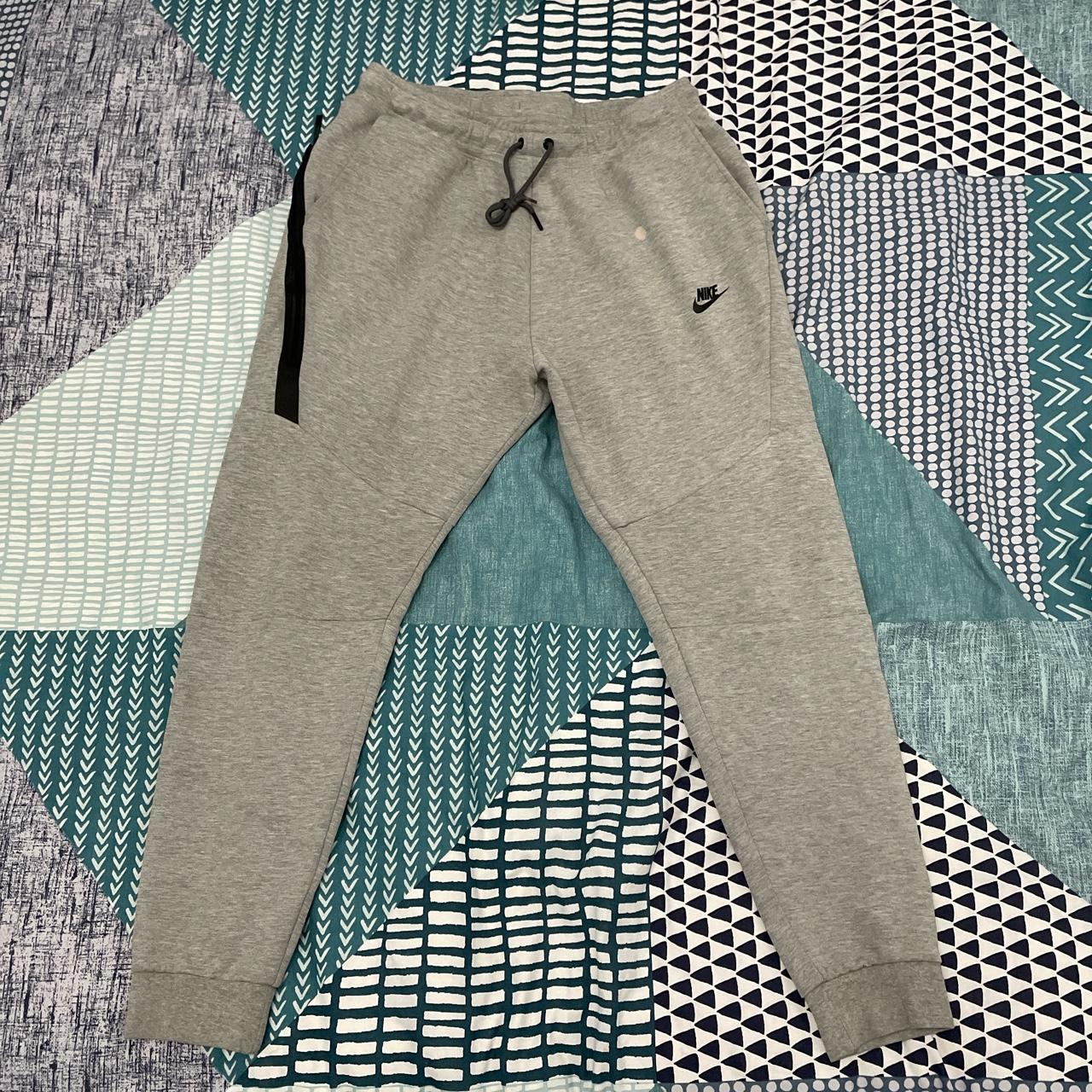 xs grey nike joggers