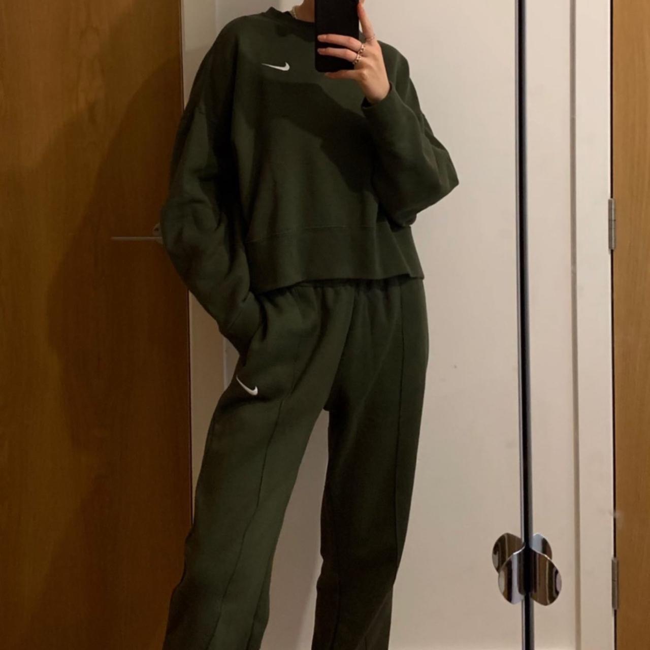 matching nike tracksuit womens