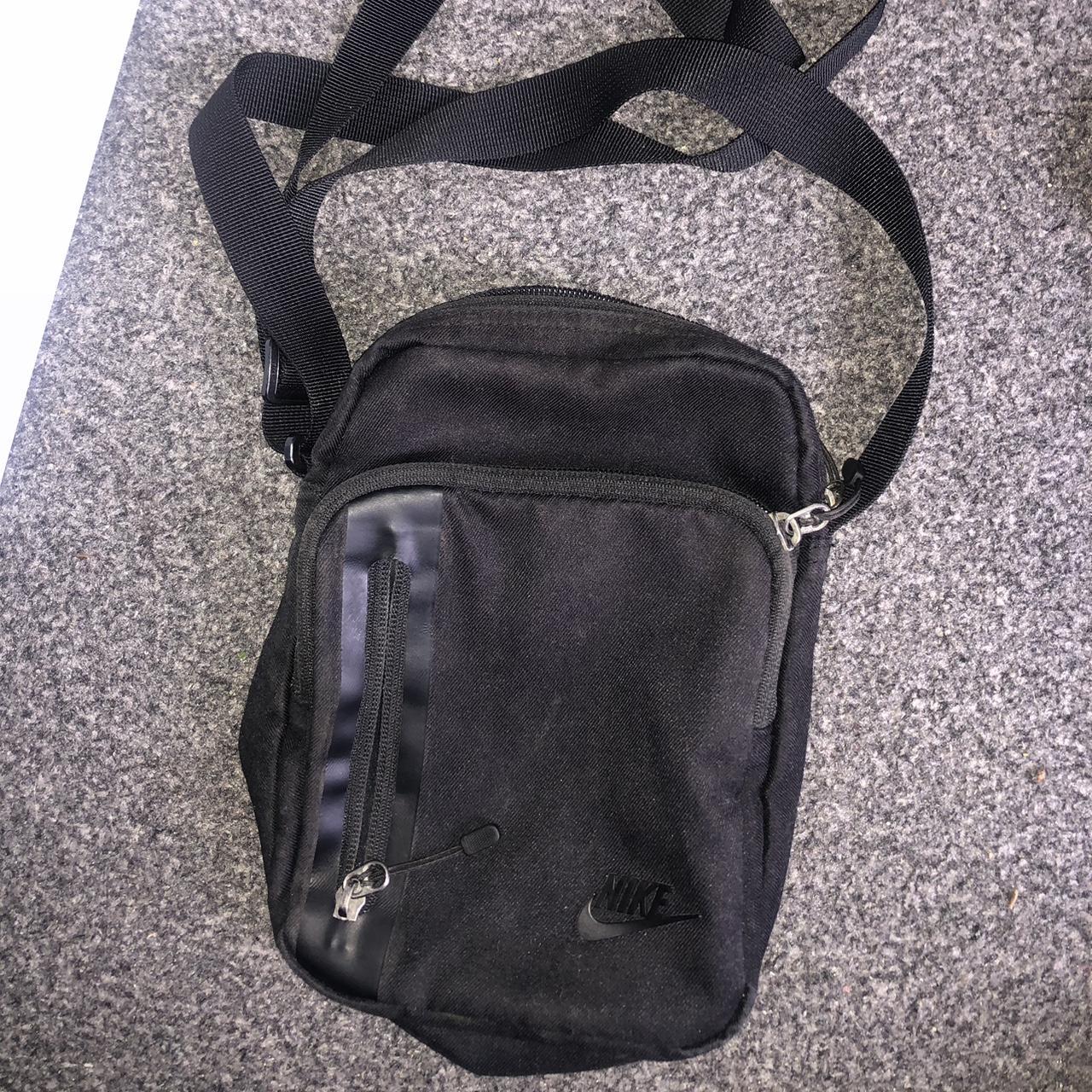 mens nike pouch