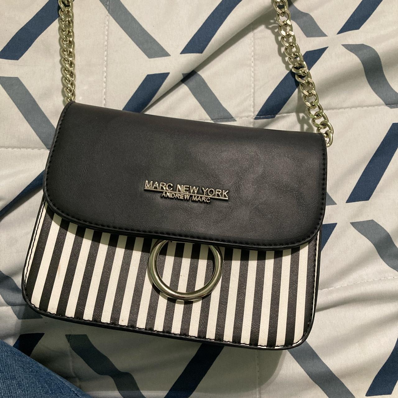 Marc Jacobs New York Sling Bag, Women's Fashion, Bags & Wallets, Cross-body  Bags on Carousell