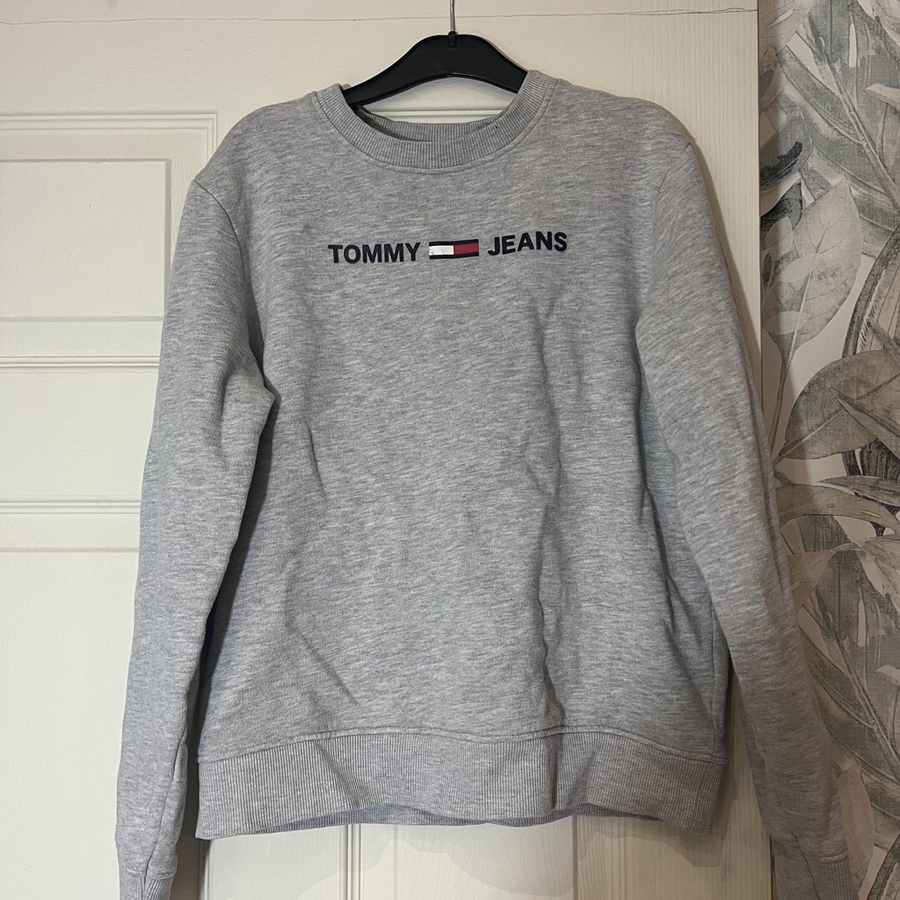 Female tommy clearance hilfiger jumper