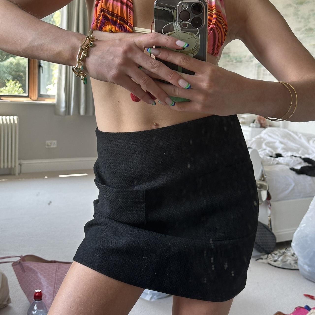 Black a line skirt - Depop