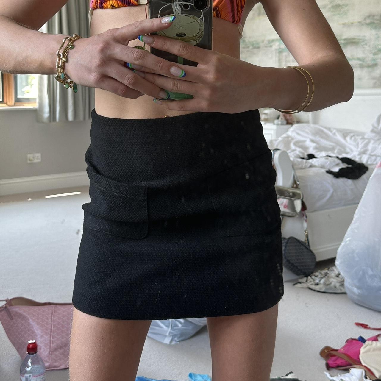 Black a line skirt - Depop