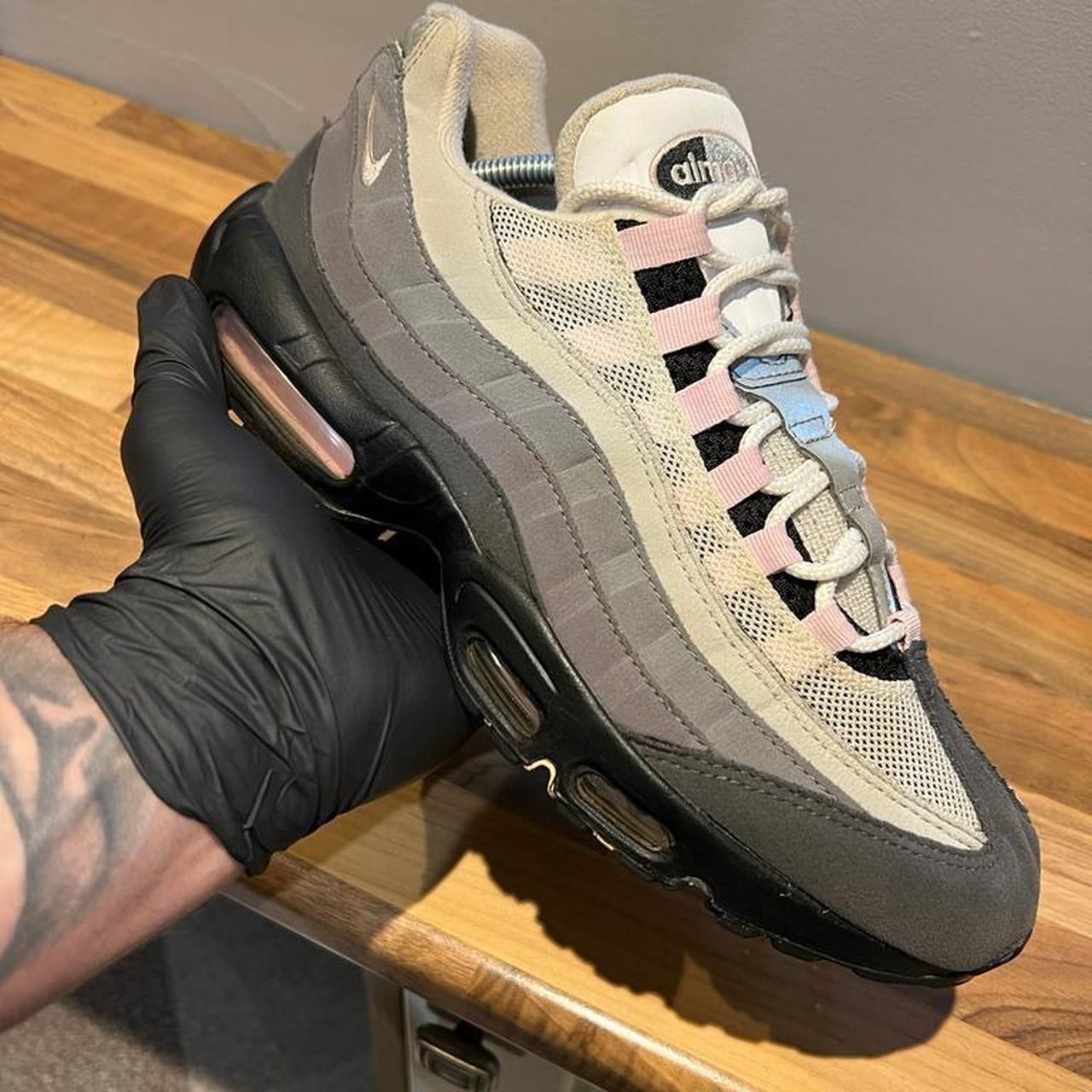 mens pink air max 95