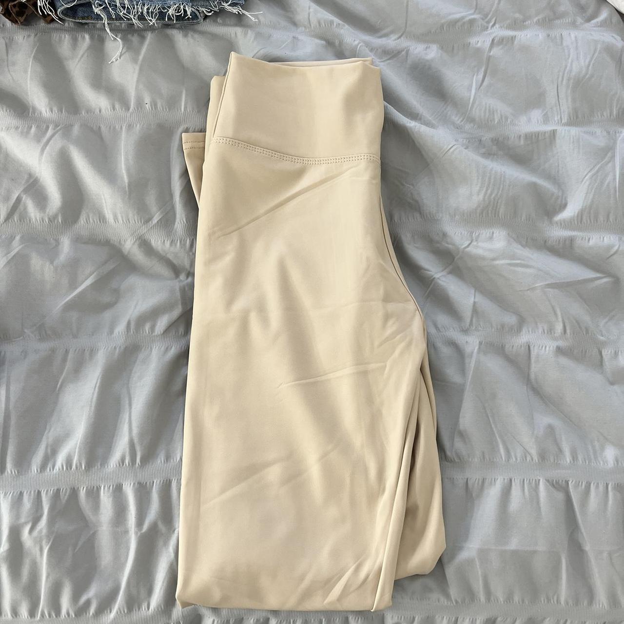 Cream leggings Size S/XS £5 - Depop