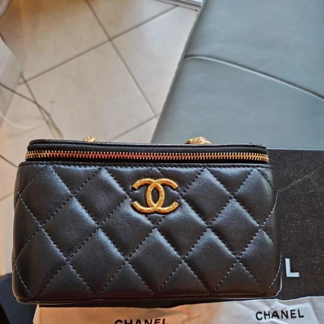Chanel Vanity Cosmetic Pouch Patent Leather 2Way Black Cc Auth Bs5918