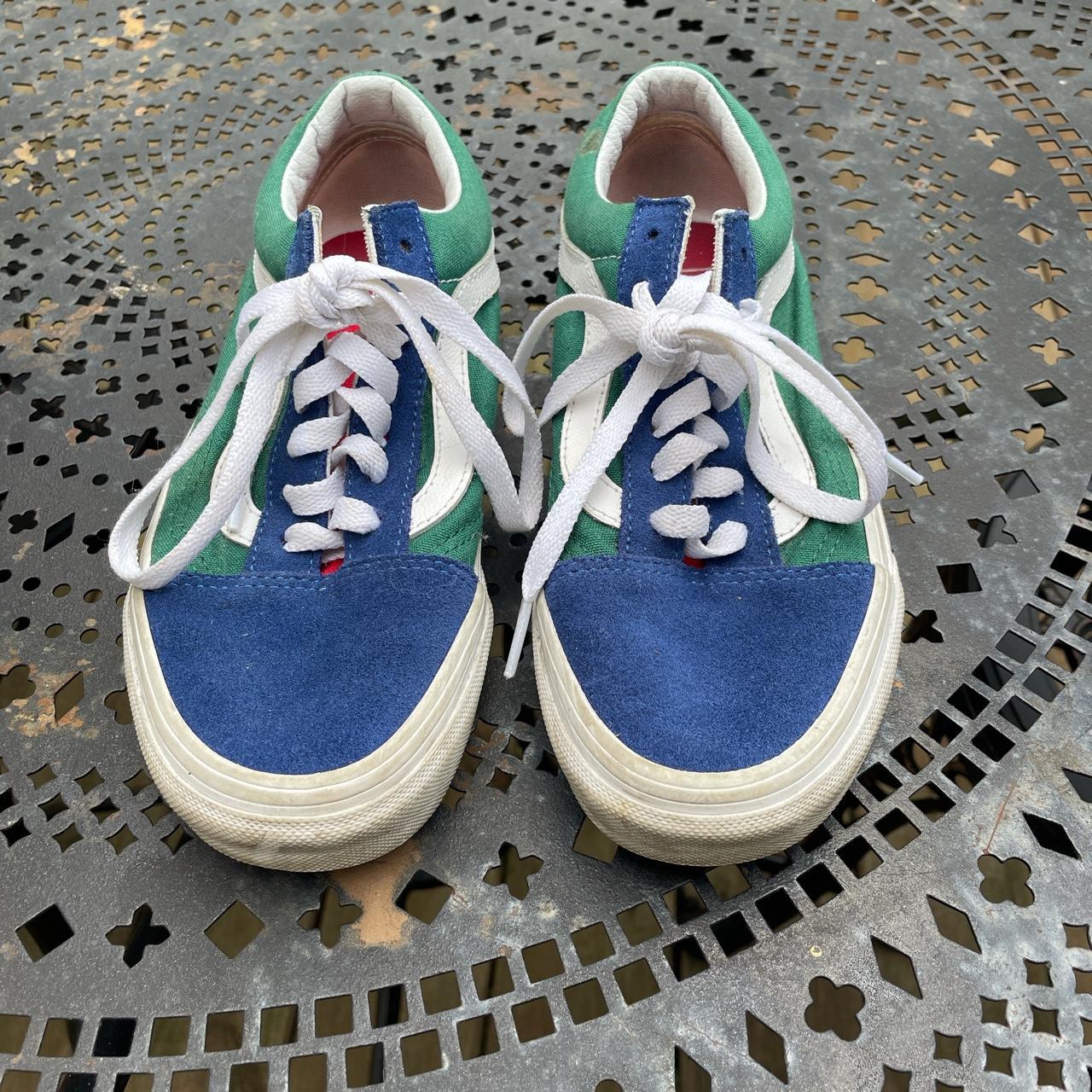 yacht club vans