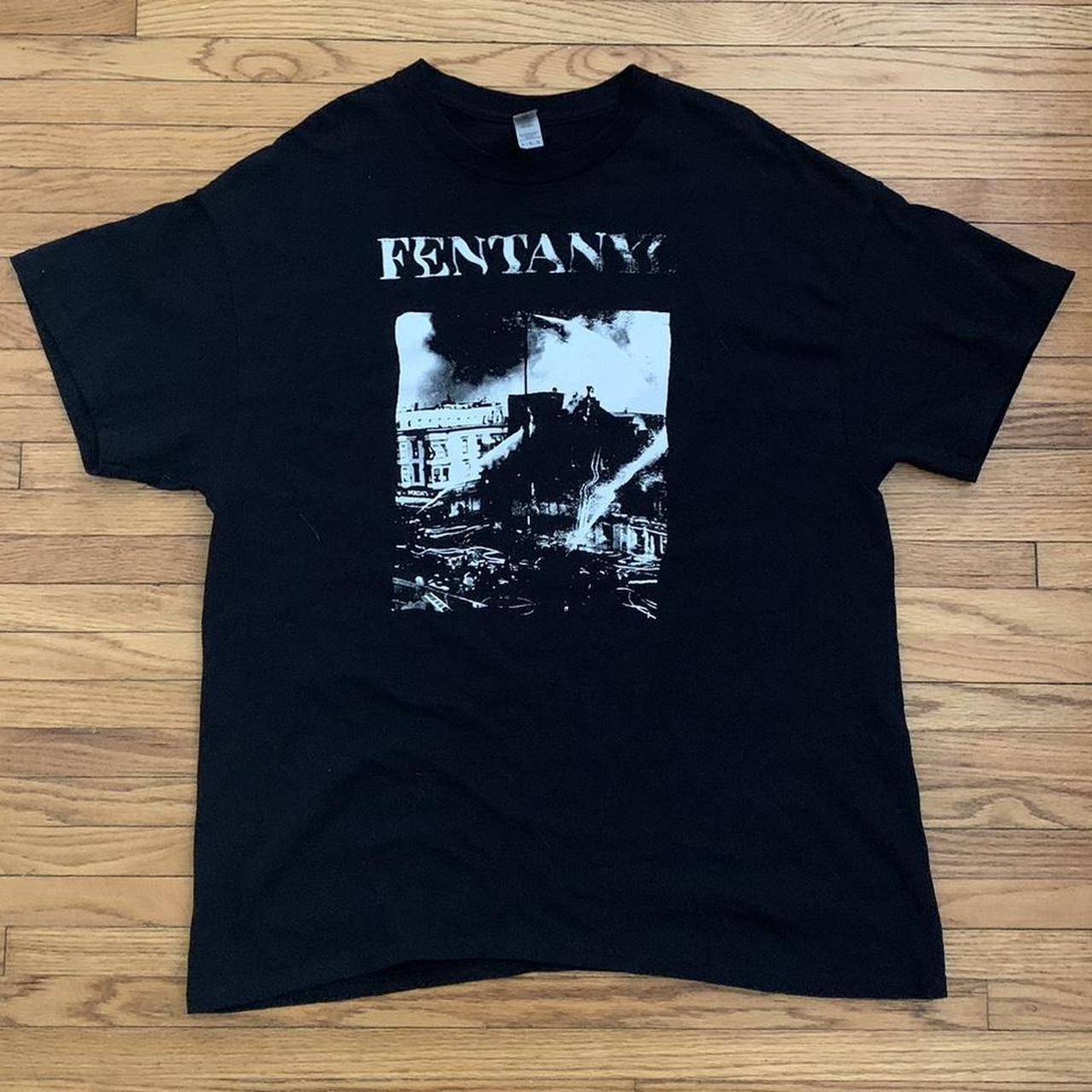 Gildan Men's Black T-shirt | Depop