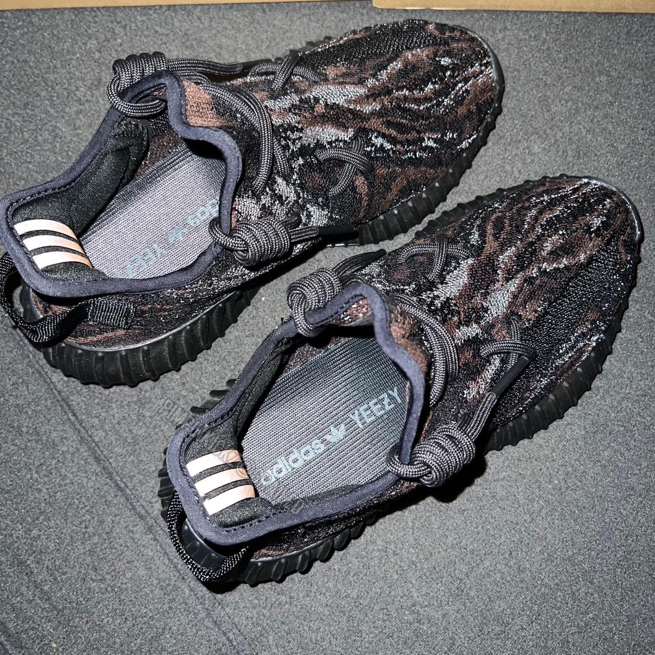 yeezy tennis shoes black