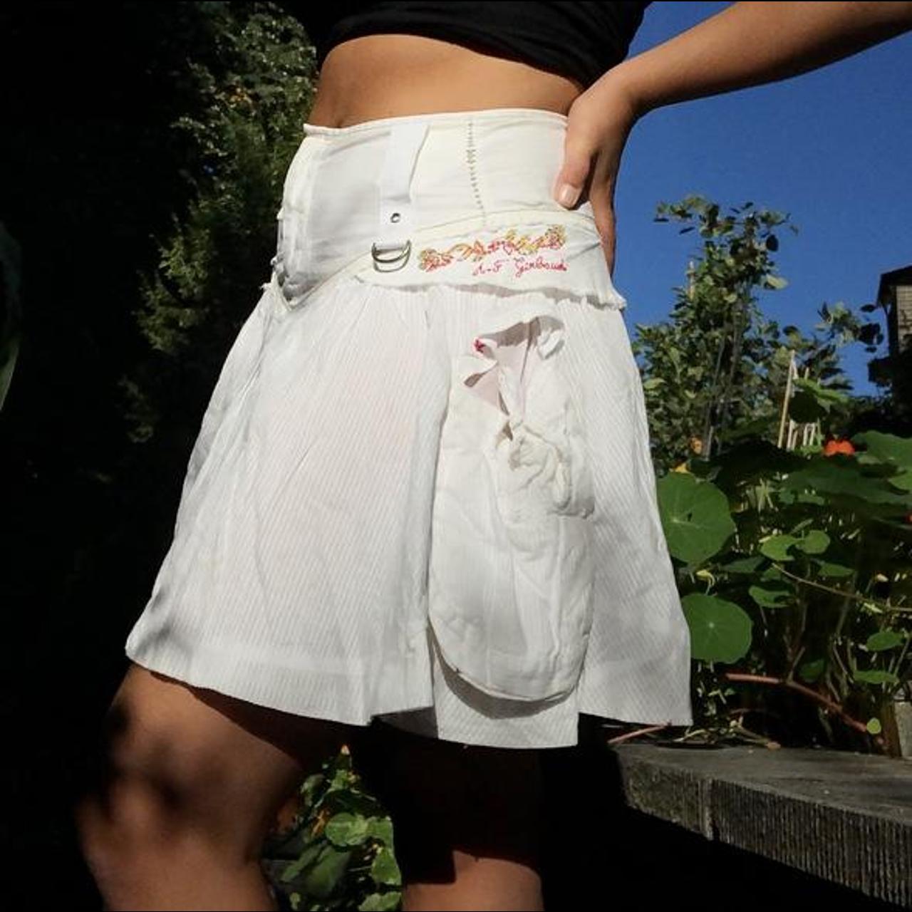 スカート Marithe + Francois Girbaud W STRING PLEATS SKIRT white 🔓 The Marithe Francois Girbaud Drop 🔓 round n 5 | Depop