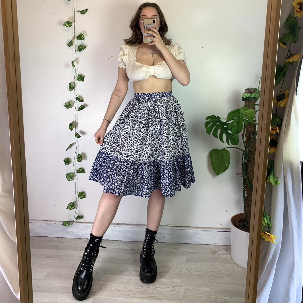 the most beautiful vintage knee length skirt from... - Depop