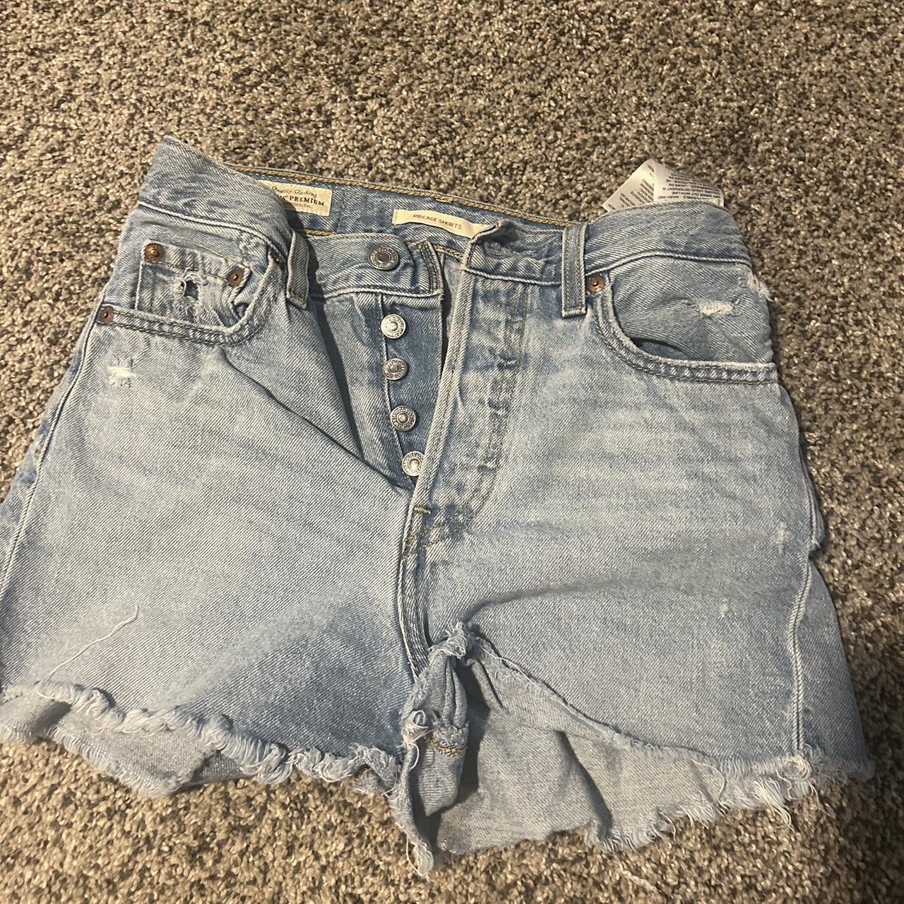 levis ribcage shorts
