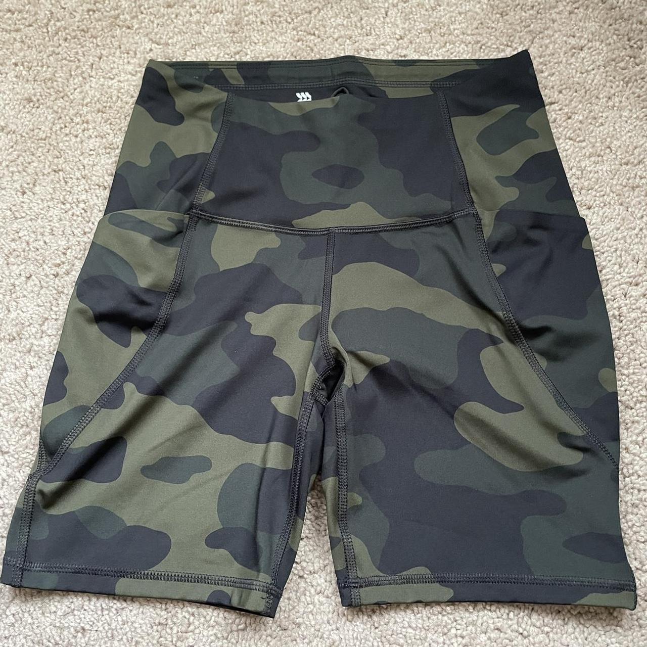 Target Women's Khaki and Black Shorts | Depop