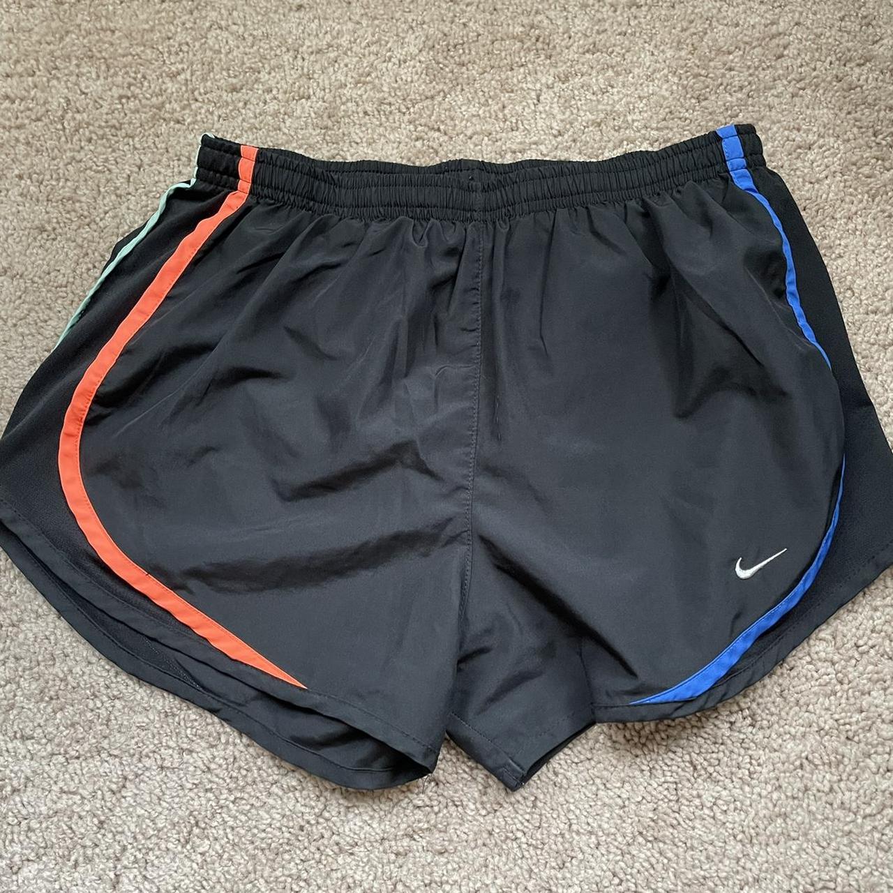 womens shorts nike black