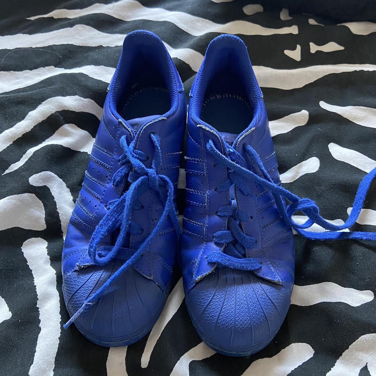 Adidas superstar 2024 blue pharrell