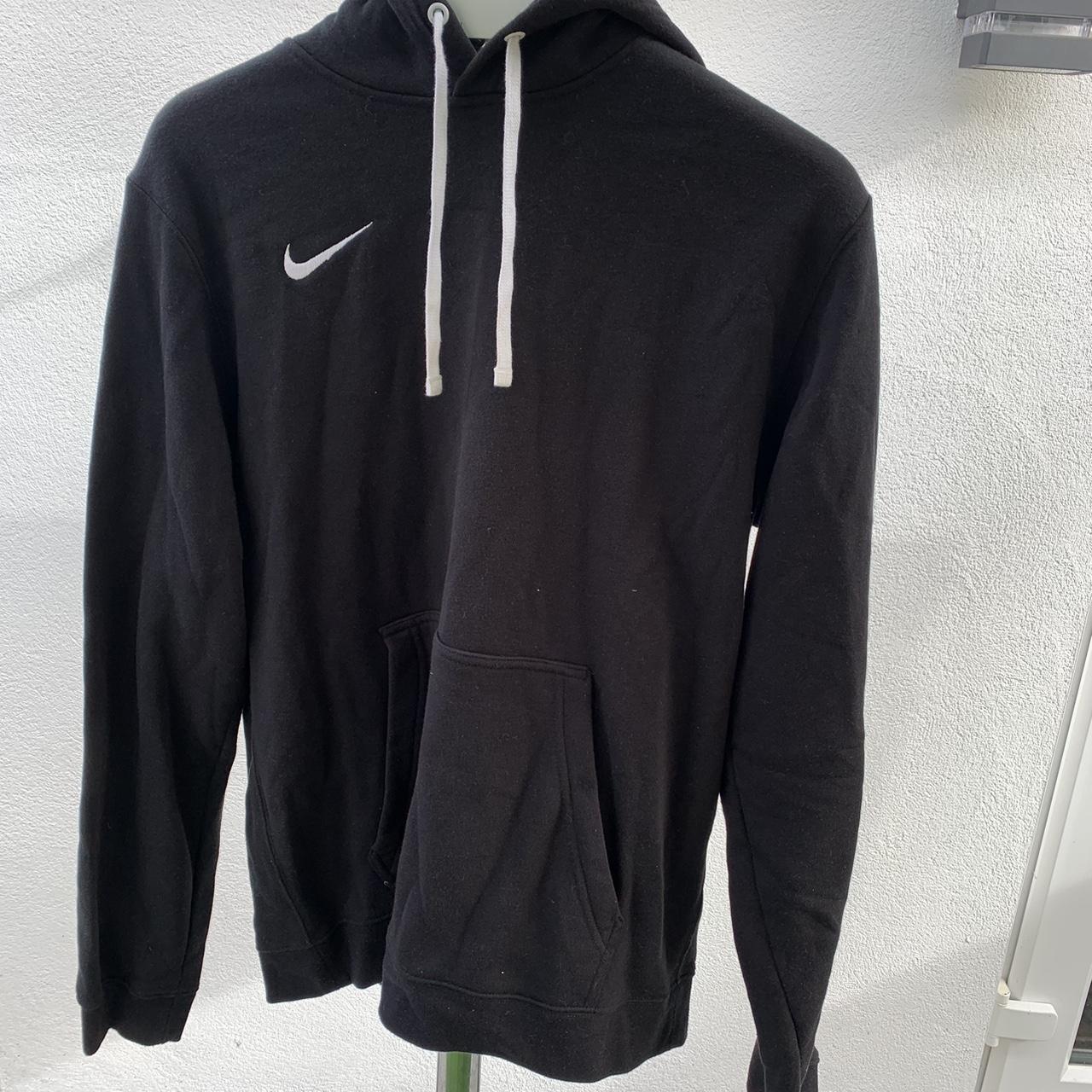 Nike Men's Black Hoodie | Depop